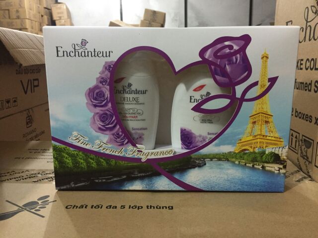 Hộp quà Enchanteur 180g tặng nước hoa Enchanteur 10ml