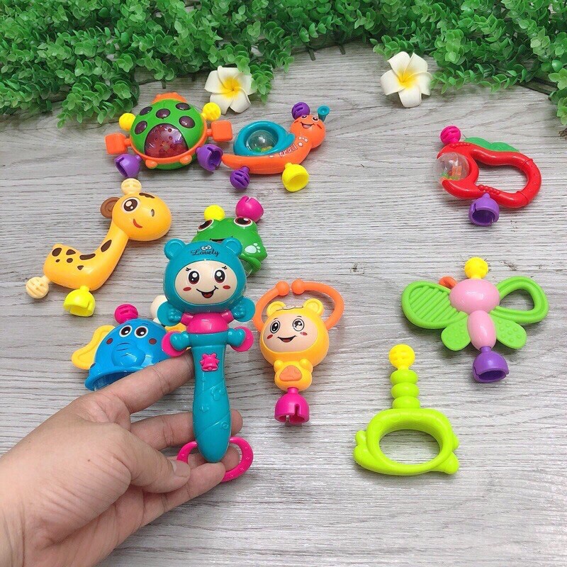 Set đồ chơi xúc xắc 10 món cho bé