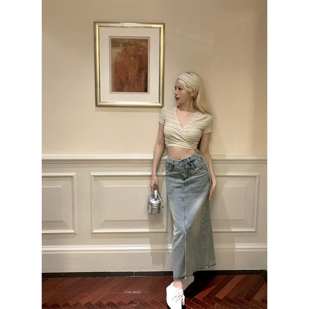 QADCOL Áo Thun Ngắn Tay Cổ Chữ V Dáng Ôm Hoa Văn Kẻ Sọc Thời Trang Dành Cho Nữ