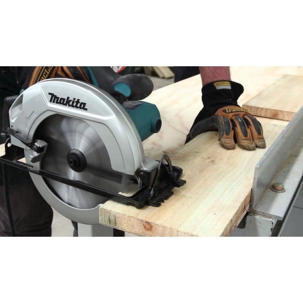 Máy cưa đĩa 185mm - 1050W Makita M5801B - HÀNG CHÍNH HÃNG