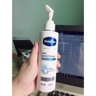 SỮA DƯỠNG THỂ VASELINE LOTION AHA 220ml