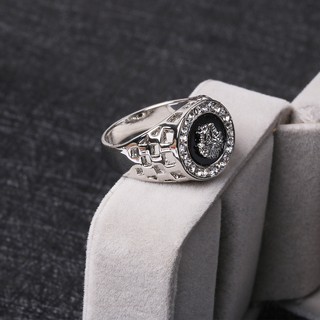 Nhẫn Versace