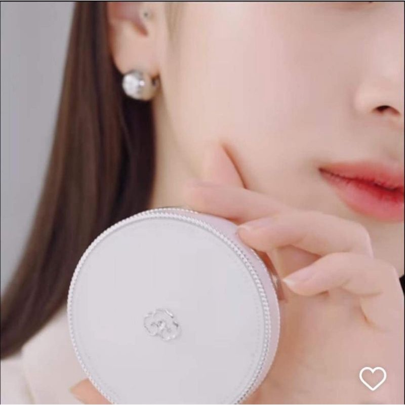 Phấn nước Whoo trắng