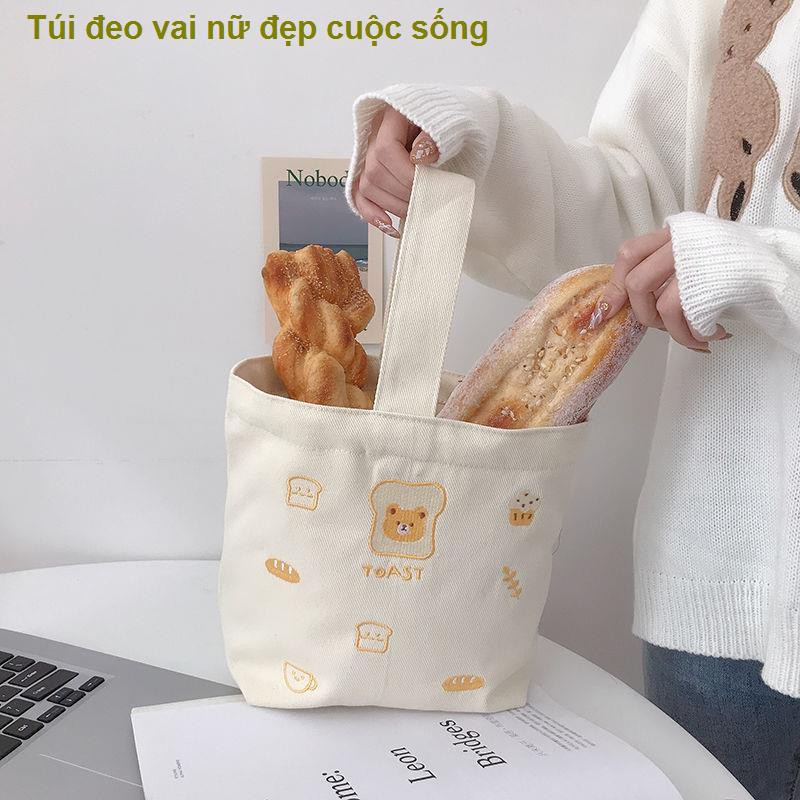 Mùa xuân và hè mới dễ thương Bánh mì Gấu Teenage Heart Ins Di động Hand-Fit Thêu Túi Canvas Công nhân Văn phòng