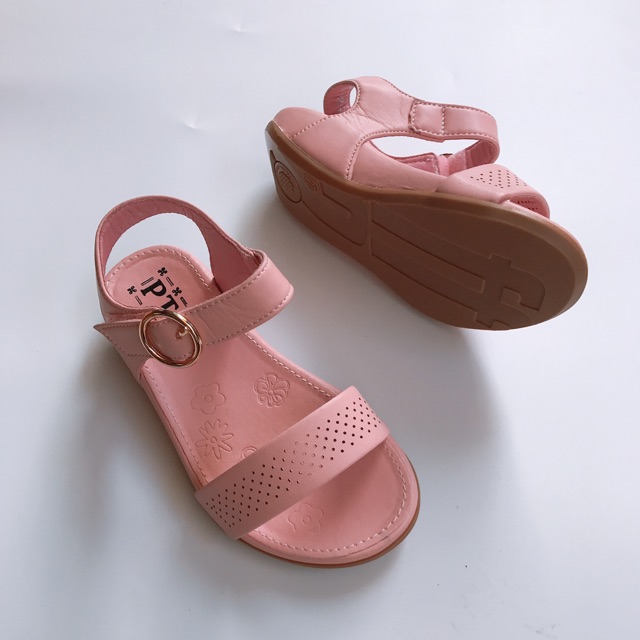 sale 𝐒𝐀𝐋𝐄 salle 9.9 Sandal bé gái vnxk size từ 26-37 : . ! new ⁹ * : % ༷ ' ྇ ! ' L . .
