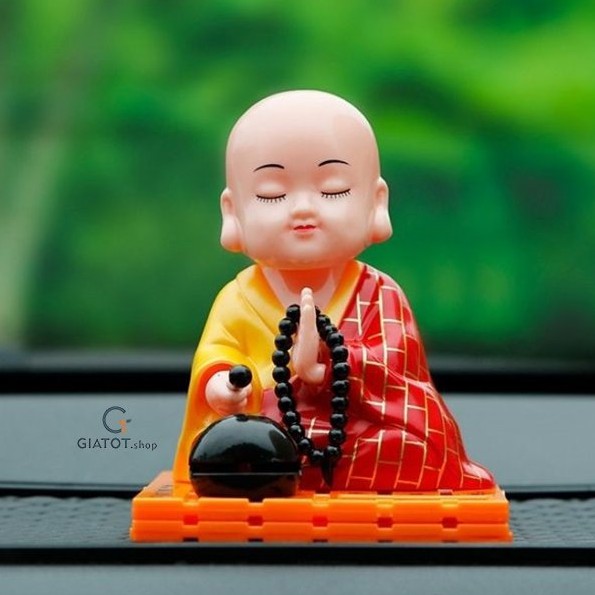 Tượng phật chú tiểu gõ mõ tụng kinh dùng pin nlmt áo cà sa đỏ to và nhỏ new,hàng chuẩn Phuzinshop