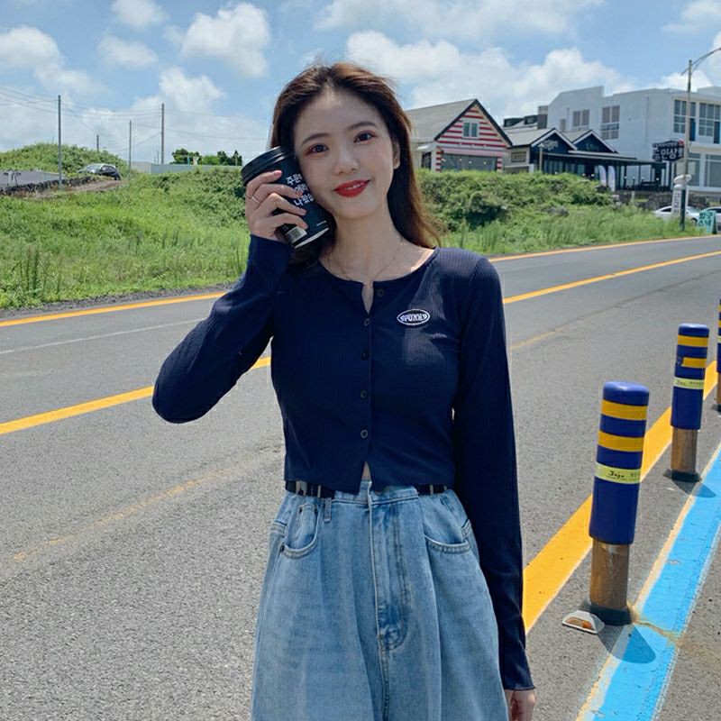 ÁO CROPTOP ĐÍNH LOGO CUỐN BIÊN TAY DÀI A2-LGG