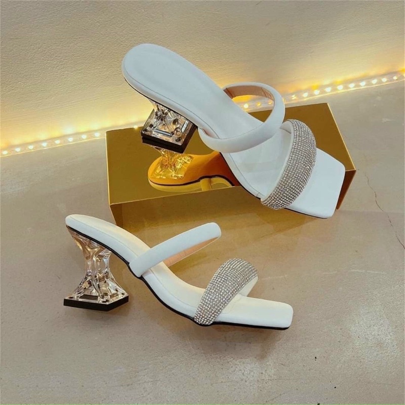 Giày gót 7cm quai bản xoàn cực sáng kết hợp gót ly xinh xắn mẫu mới nhất 2022