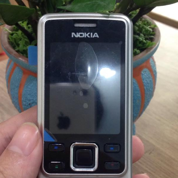 dien_thoai_cuc_gach_gia_re