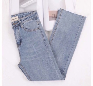 Quần jeans ống loe