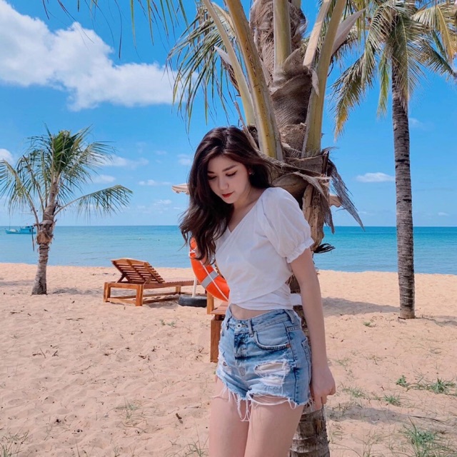 ÁO CROPTOP TRẮNG CHÉO CỘT NƠ LƯNG🦋