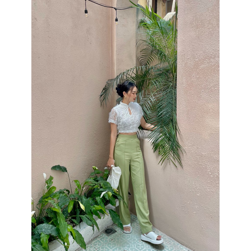 Áo croptop ren cổ tàu giọt nước ngắn tay Luxlaceiii Top By Gum - Gum Tailor