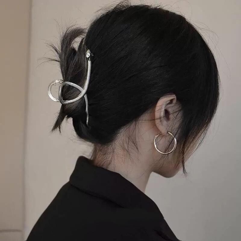 Kẹp Tóc Hình Cá Mập Bằng Kim Loại Thiết Kế Tinh Tế