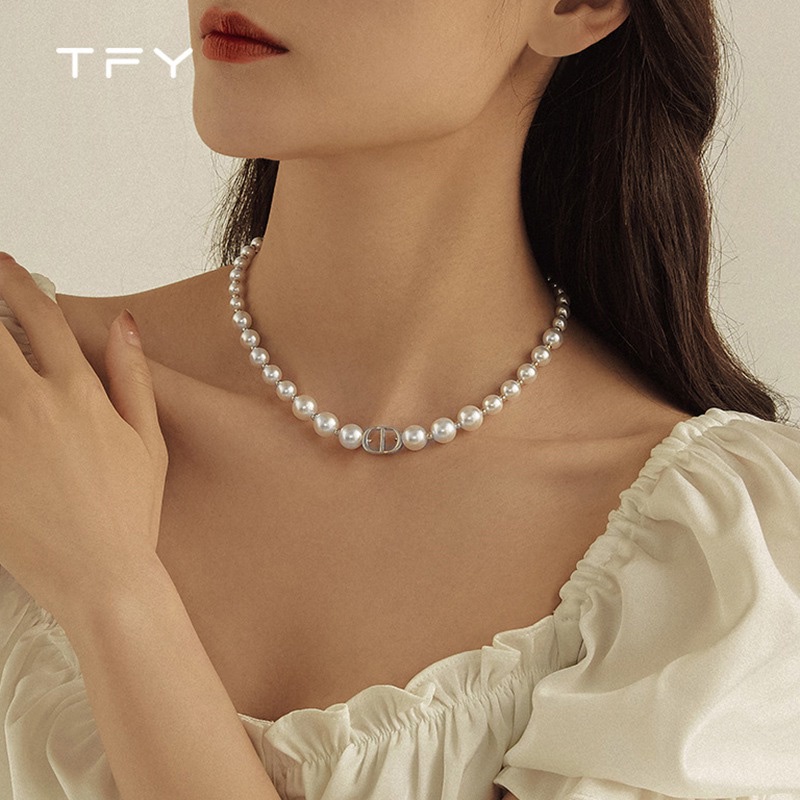 Vòng cổ choker ngọc trai giả cho đám cưới