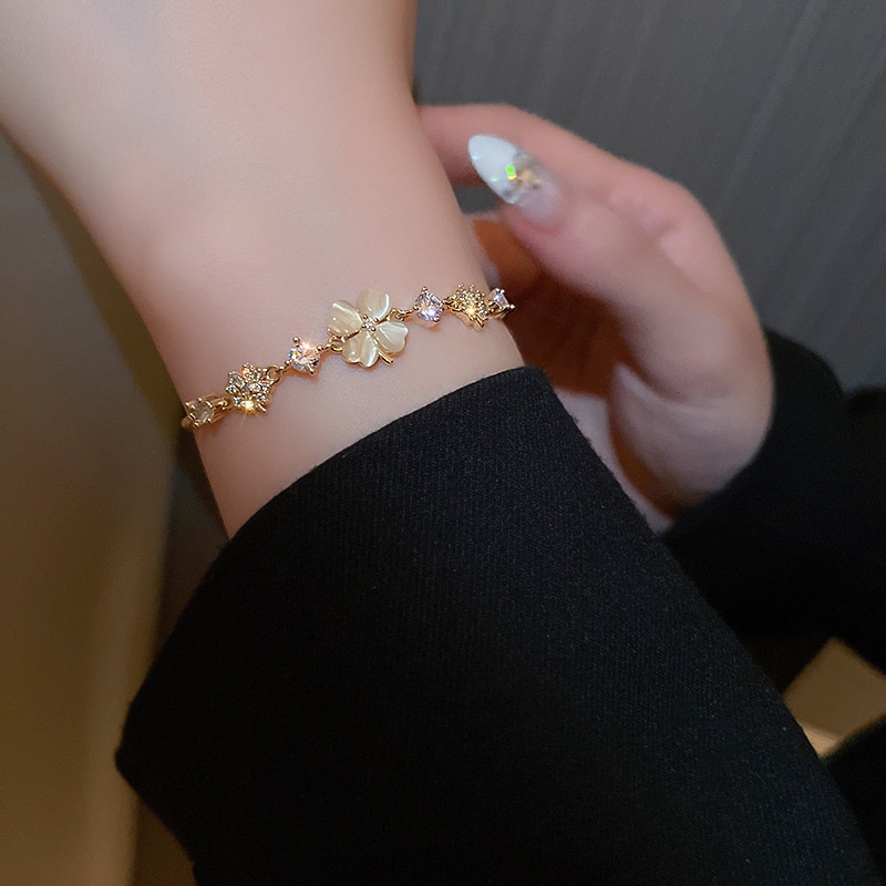 Opal Petal Petal Bracelet Trang sức thời trang thanh lịch