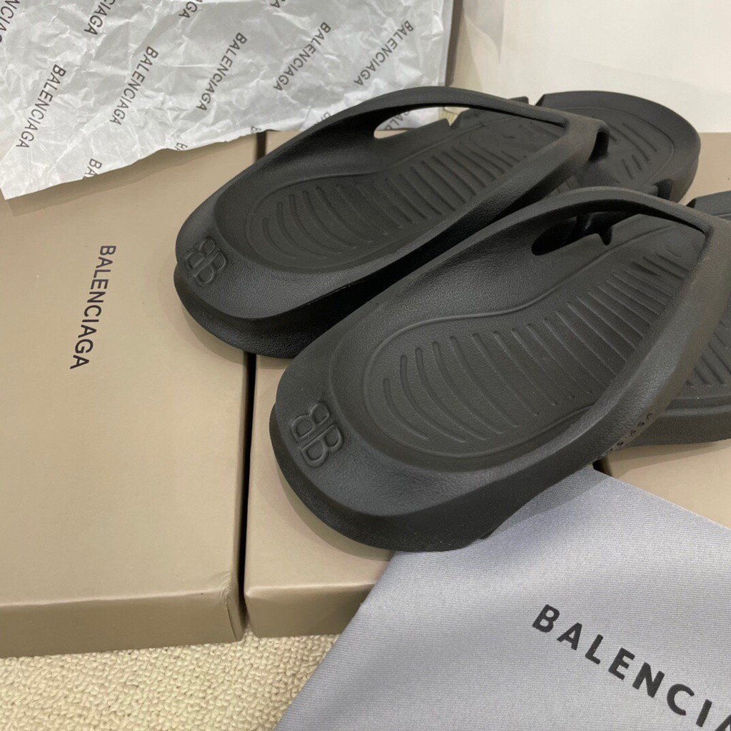 Dép xỏ ngón B@lenciaga mold rubber sandals ss21