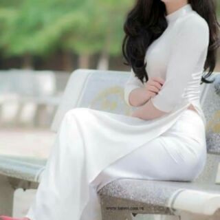 Áo dài - quần phi bóng