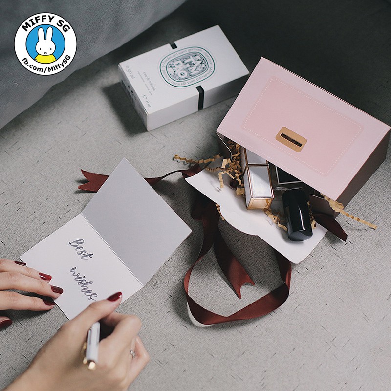 Túi giấy đựng quà hình túi xách và ngôi nhà | BigBuy360 - bigbuy360.vn