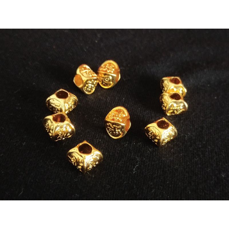 Charm Chặn Hạt Xâu Vòng