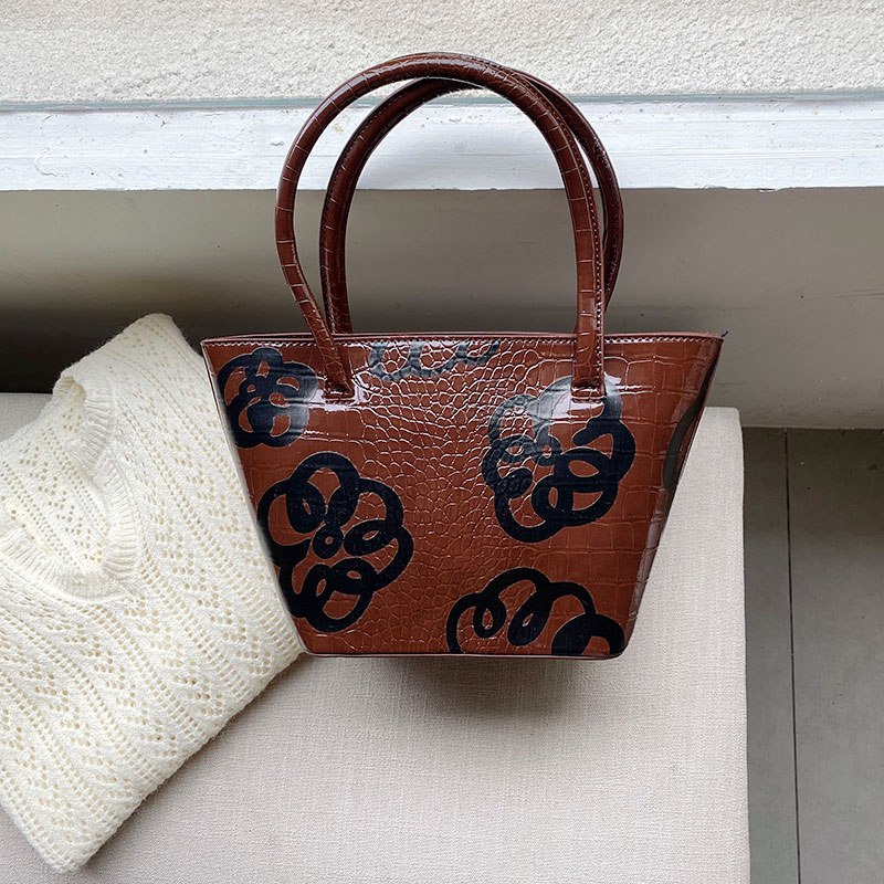 2021 South Korea new niche design flower graffiti handbag fashion crocodile single shoulder women's bag trendy messenger bag