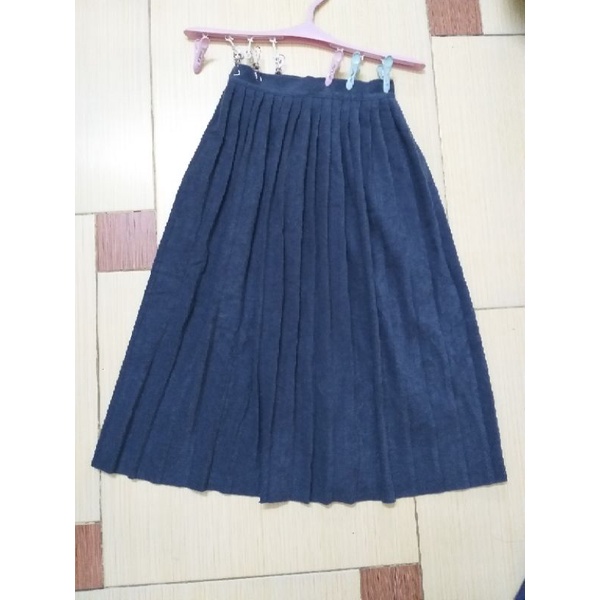 Chân váy dạ dập li màu ghi xám size S thanh lý