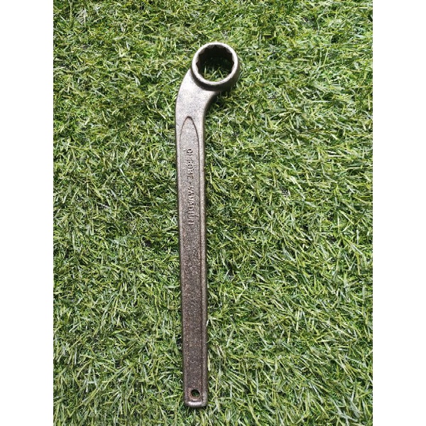 Cờ lê vòng hàng Nhật bãi