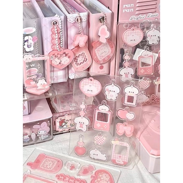 Bảng standee, keyring acrylic tone màu hồng để bàn trang trí xinh xắn