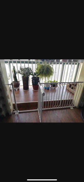 Thanh chắn cầu thang, Thanh chắn cửa an toàn cho bé