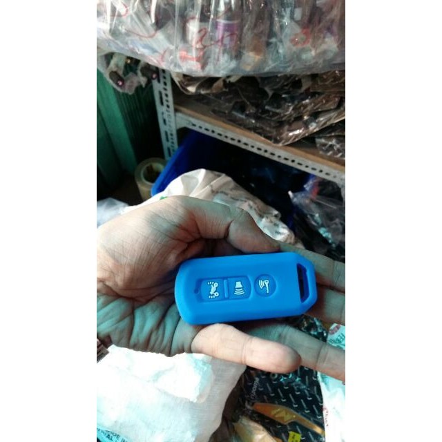 Sĩ bao remote silicol 2 3 nút giao màu ngẫu nhiên gắn xe smarkey airblade lead sh sh mode vario click #scb