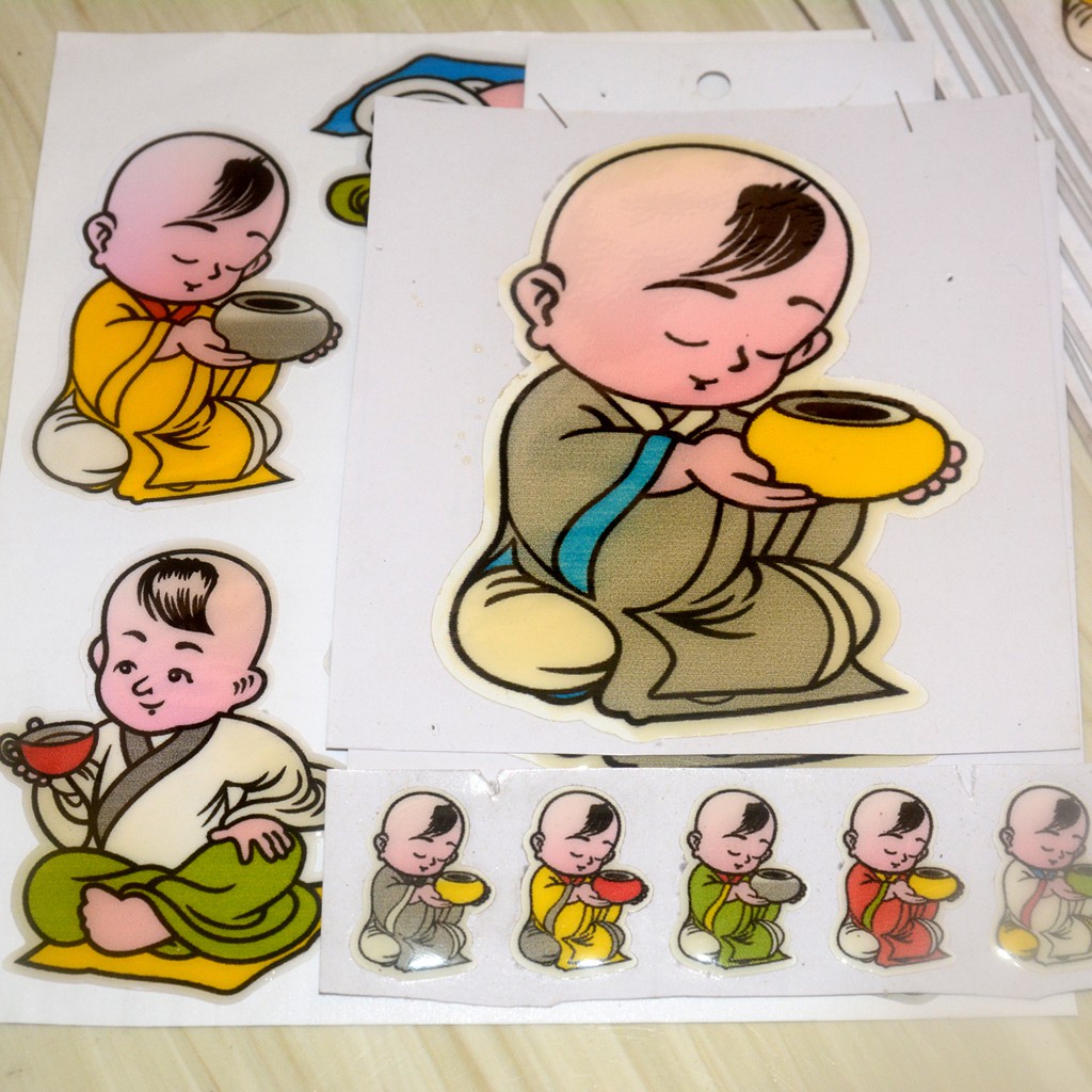 Decal Chú tiểu ôm bình dán tường-trang trí