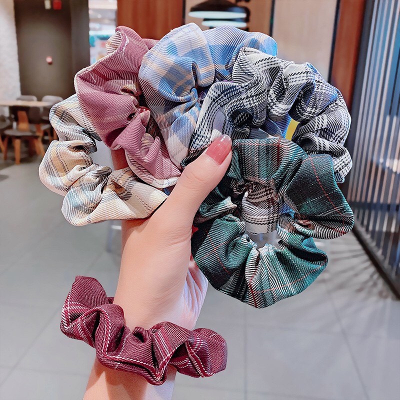 Buộc tóc Scrunchies kẻ tiểu thư