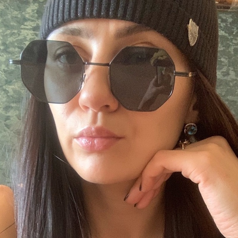 (KIQI-FASHION) COD Kính Mát Gọng Kim Loại Đa Giác Chống Tia Uv400 Siêu Nhẹ Phong Cách Cổ Điển Thời Trang Mới Cho Nữ