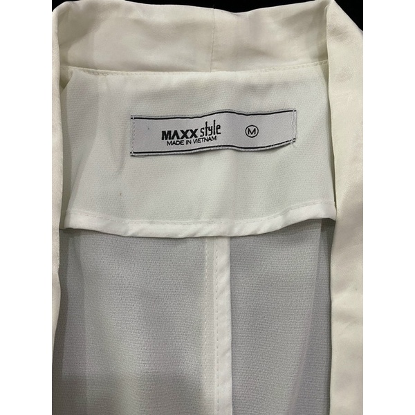 Áo vest trắng cổ khoá cài nút Ninomaxx (S, M, L/ Dơ nhẹ) - Thanh lý vnxk