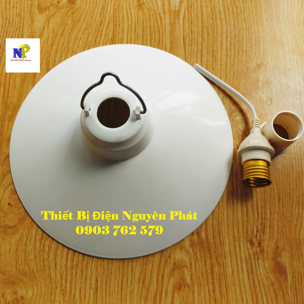 Chao Nhựa  26,5cm + Đuôi Đèn Kín Nước Trắng Dây Dài 20cm