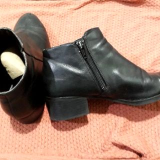 Thanh lý Giày boot Juno 3cm