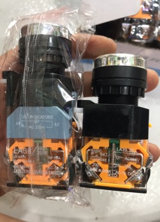 Công tắc nhấn nhả, nhấn giữ