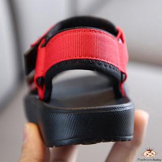 Giày sandal cho bé đáng yêu