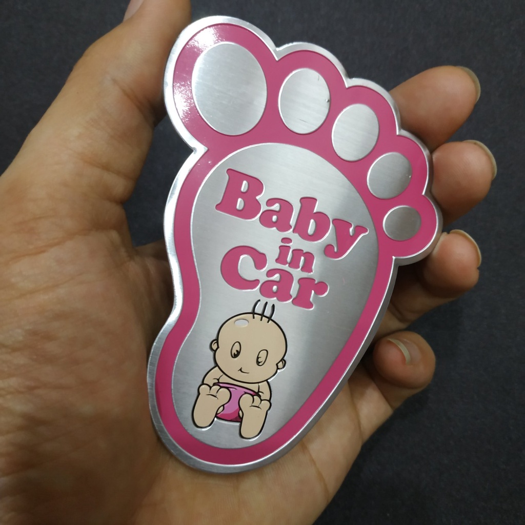 Tem nhôm dán xe Baby in car hình bàn chân 10x7.7cm sắc màu