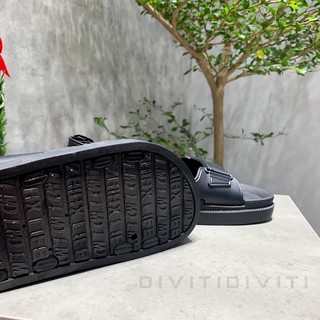 SANDAL IN BƯỚM ĐEN VÀ TRẮNG