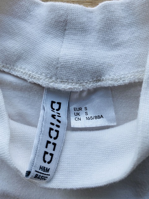 Áo thun trắng cổ cao size S H&M basic thanh lý (ảnh thật)