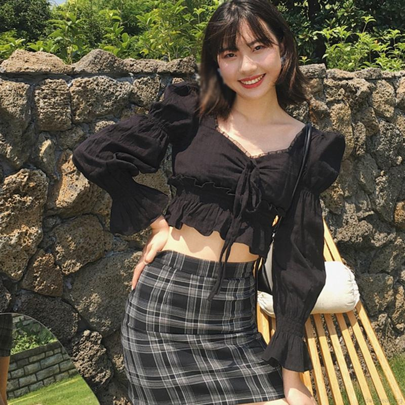 Áo Croptop Tay Dài Phối Ren Hoa Phong Cách Hàn Quốc
