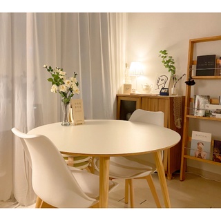 Ghế eames có đệm chân gỗ chắc chắn