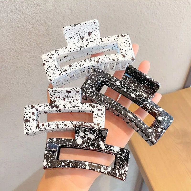 Kẹp Càng Cua Bò Sữa Sang Trọng Hot Trend BiTi Store