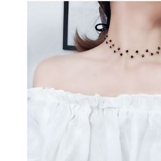 Vòng cổ chocker đá đen sang chảnh