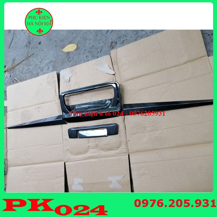 [Ranger 2016-2020] Ốp Tay Mở Cốp Ô Tô Ranger 2016-2020 Vân Cacbon 5 Chi Tiết Không Chìa Khóa