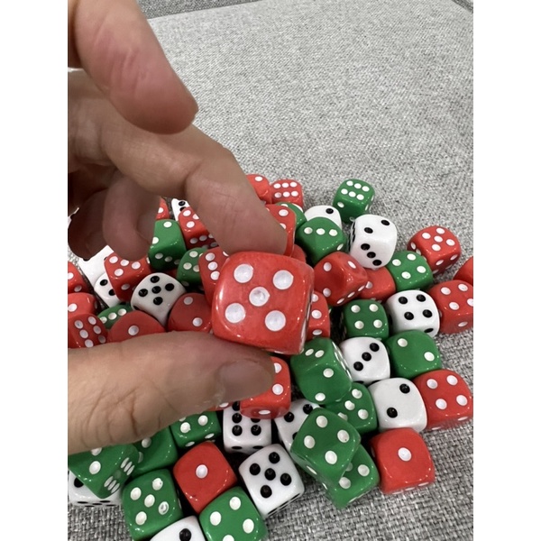 Xúc xắc siêu to đẹp để chơi các loại games 16mm cạnh tròn màu đục siêu đẹp