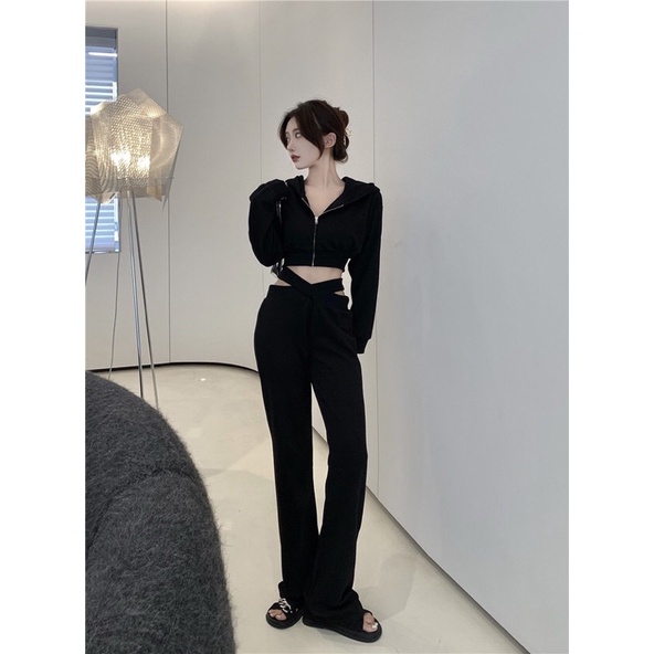 SET ÁO KHOÁC CROPTOP VÀ QUẦN CÁCH ĐIỆU