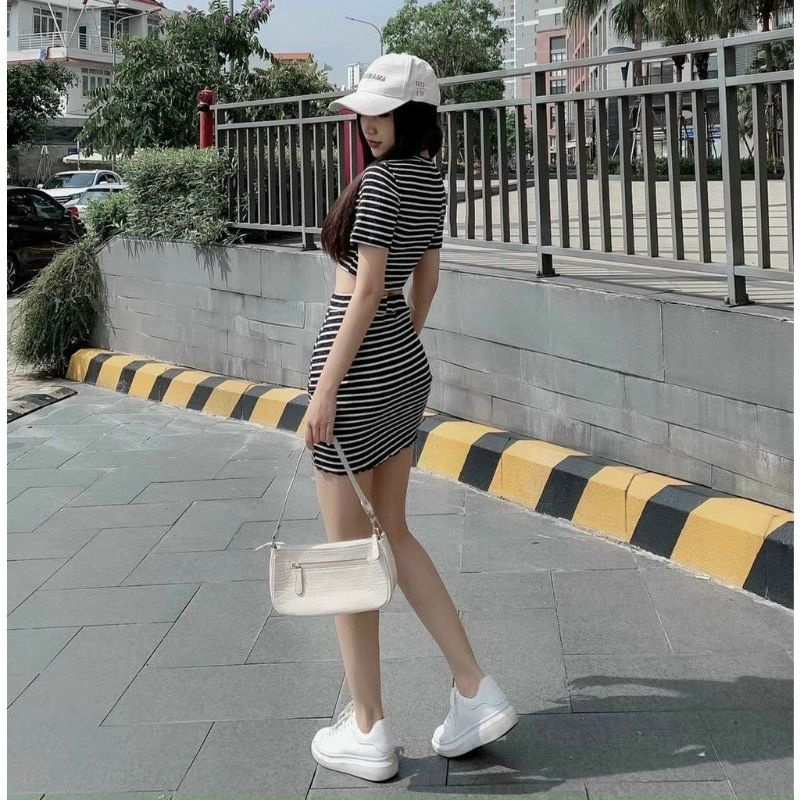 SÉT Chân váy rút 1 bên VÀ áo croptop Sọc năng động