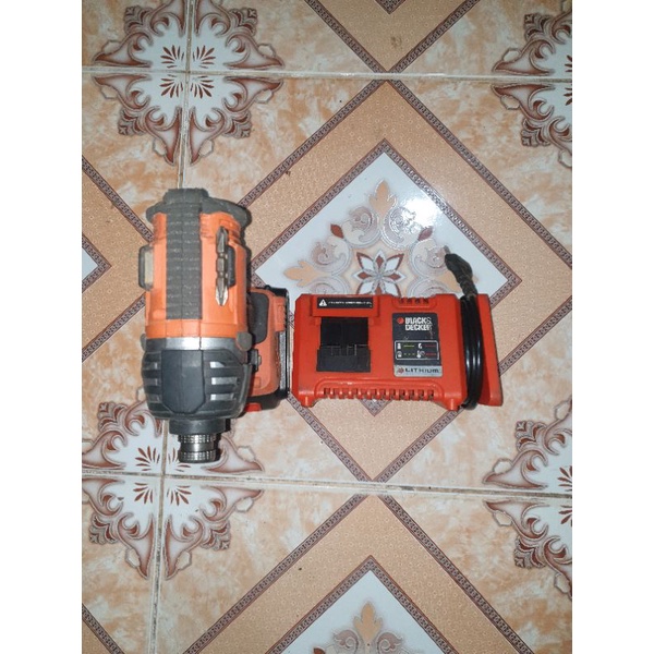 Máy bắn vít BLACK and decker 18V
