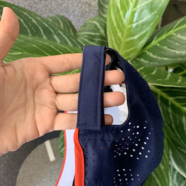 𝐍𝐨́𝐧 𝐓𝐎𝐌𝐌𝐘